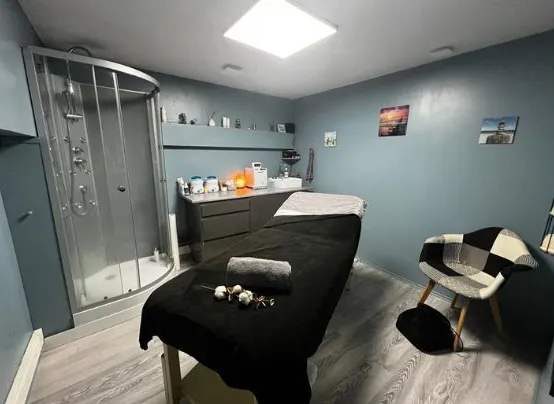 Cabine de soin avec douche